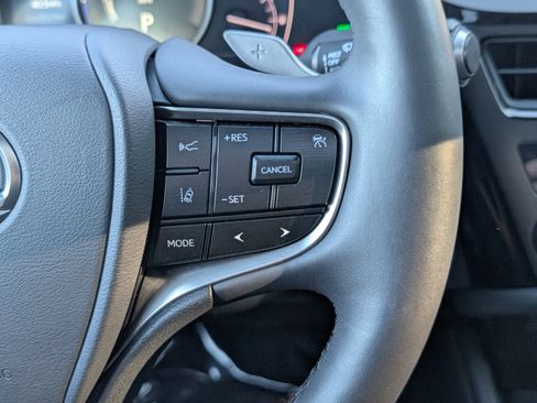 Certified 2024 Lexus ES 300h w/ Premium Package image 23