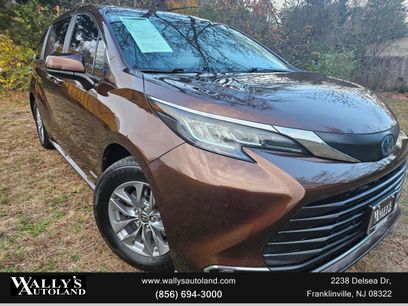 Used 2021 Toyota Sienna XLE