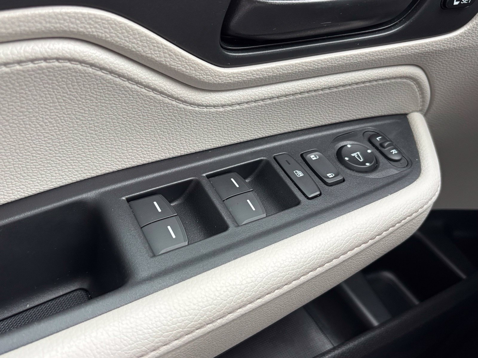 Used 2026 Honda Odyssey EX-L image 12