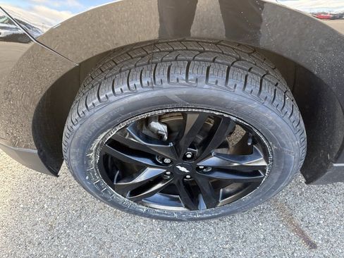 Used 2020 Chevrolet Equinox LT w/ Midnight Edition image 13