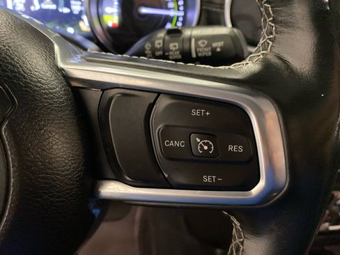 Used 2022 Jeep Wrangler Unlimited Sahara w/ Cold Weather Group image 23