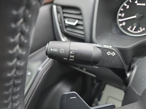 Used 2023 Nissan Rogue SV w/ SV Premium B Package image 26