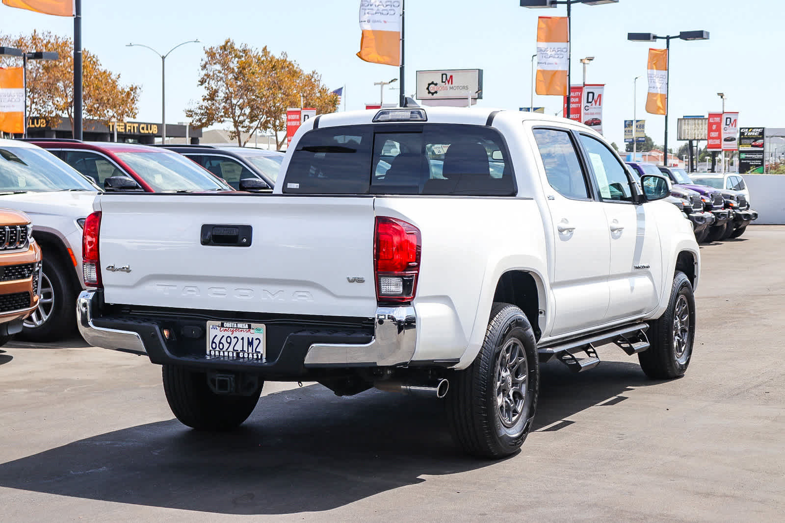 Used 2018 Toyota Tacoma SR5 AWD/4WD image 4