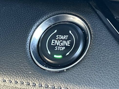 Used 2025 Buick Enclave Sport Touring FWD image 17