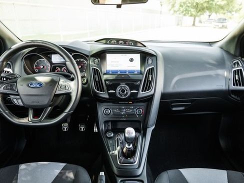 Used 2016 Ford Focus ST FWD image 7