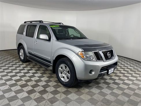 Used 2008 Nissan Pathfinder SE image 24