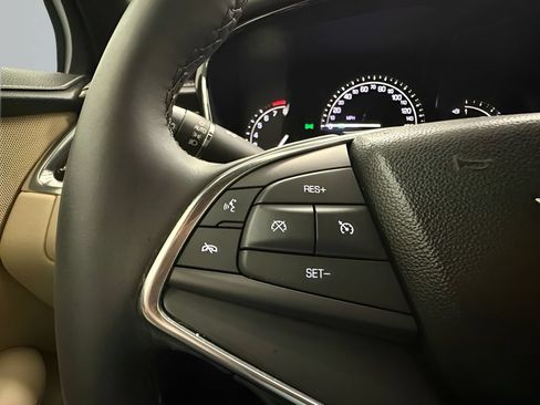 Used 2018 Cadillac XT5 Luxury w/ Driver Awareness Package FWD image 18