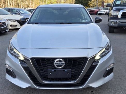 Used 2019 Nissan Altima 2.5 SR FWD image 2