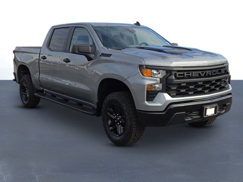 New 2026 Chevrolet Silverado 1500 Custom Trail Boss w/ Dark Appearance Package image 3