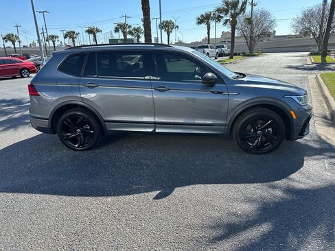 Used 2024 Volkswagen Tiguan SE R-Line w/ MDO Package, Three-Row image 7