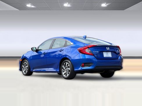 Certified 2018 Honda Civic EX image 3