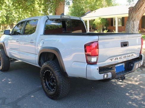 Used 2019 Toyota Tacoma TRD Off-Road AWD/4WD image 49