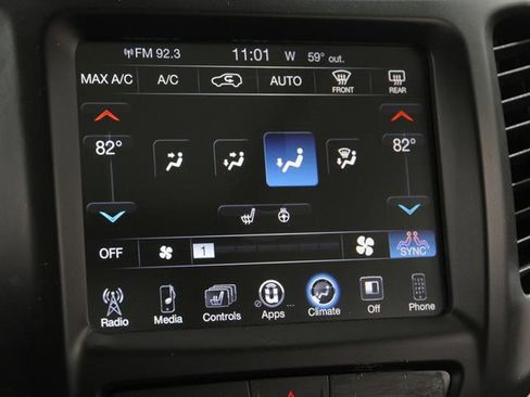 Used 2017 Jeep Cherokee Latitude w/ Comfort/Convenience Group image 11