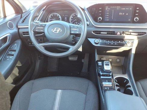 Used 2022 Hyundai Sonata SE image 12