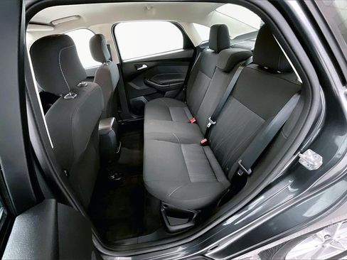 Used 2018 Ford Focus SE image 19