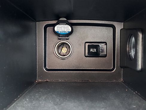 Used 2011 Toyota Camry LE image 23