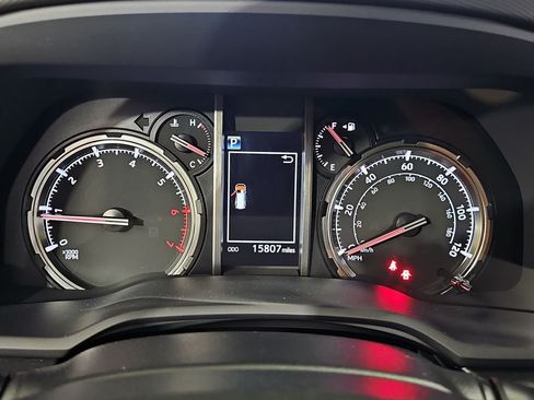 Used 2024 Toyota 4Runner TRD Off-Road Premium w/ Moonroof Package AWD/4WD image 21
