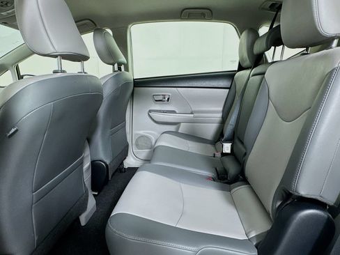 Used 2015 Toyota Prius V Five FWD image 10