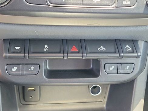 Certified 2018 Chevrolet Colorado Z71 RWD image 32
