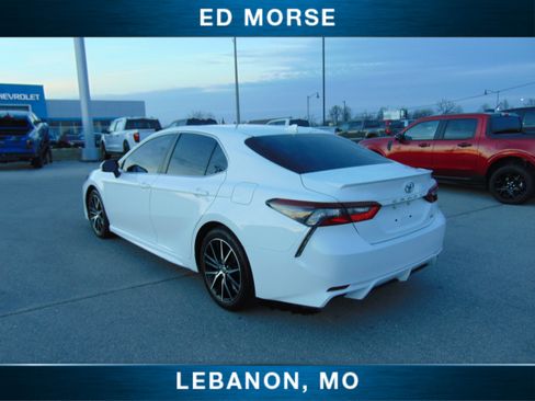 Used 2021 Toyota Camry SE image 8