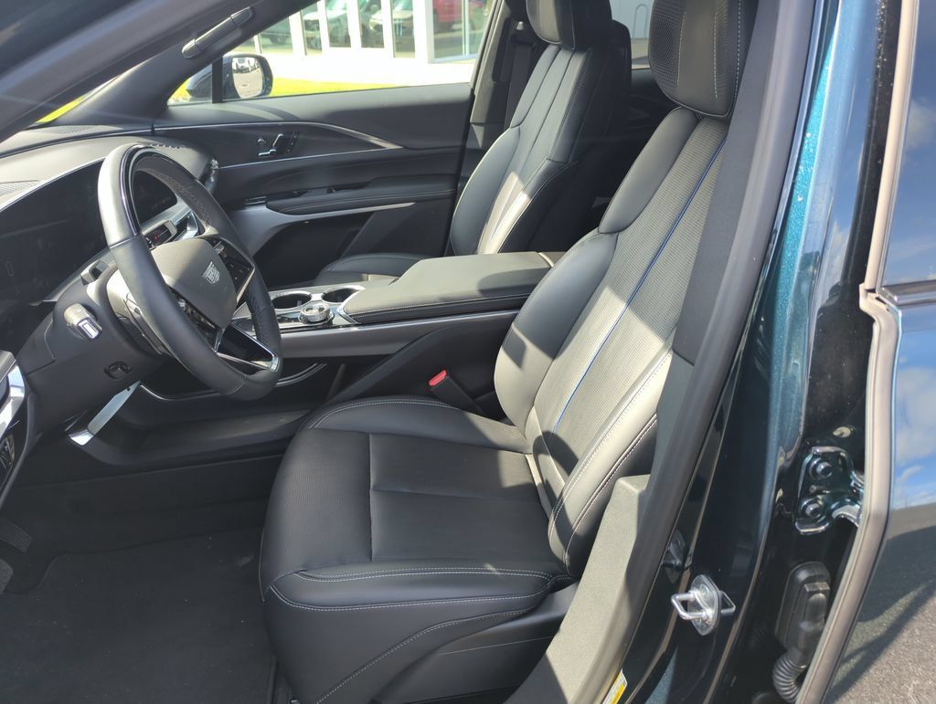 Used 2024 Cadillac Lyriq Sport RWD image 11