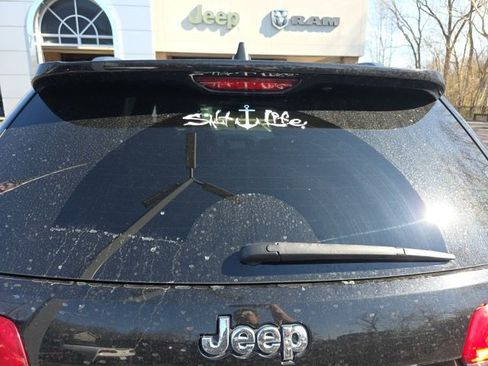 Used 2017 Jeep Grand Cherokee Limited image 5