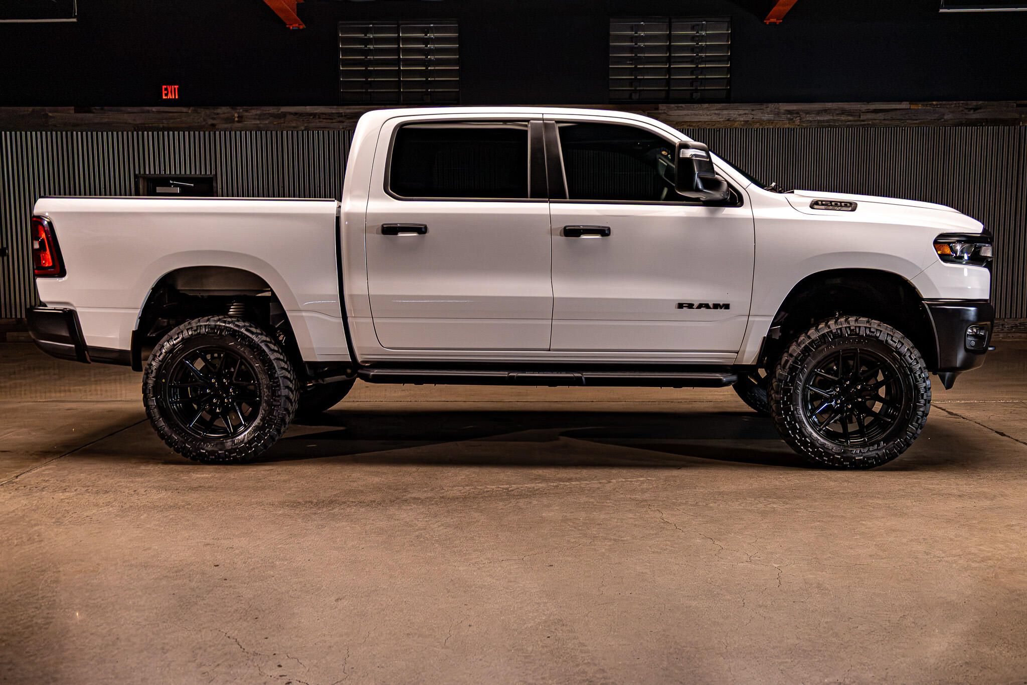 Used 2025 RAM 1500 Warlock AWD/4WD image 11