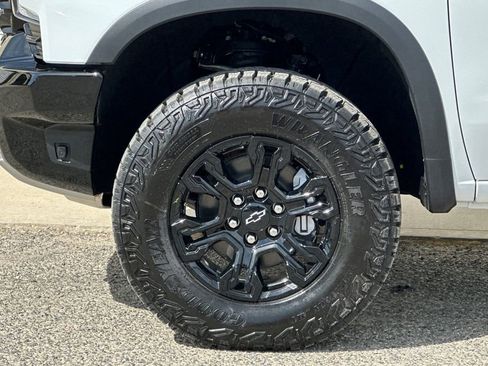 New 2026 Chevrolet Silverado 1500 ZR2 w/ Dark Appearance Package AWD/4WD image 25