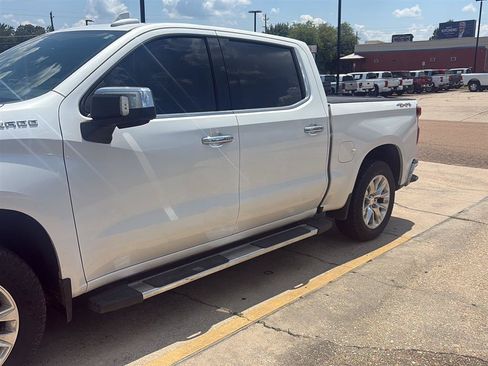Used 2021 Chevrolet Silverado 1500 LTZ w/ Safety Package II AWD/4WD image 1