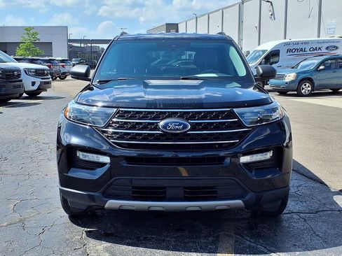 Used 2022 Ford Explorer XLT w/ Equipment Group 202A AWD/4WD image 7