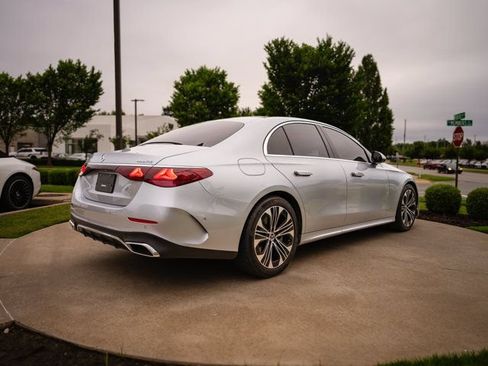 Used 2024 Mercedes-Benz E 350 4MATIC Sedan image 7