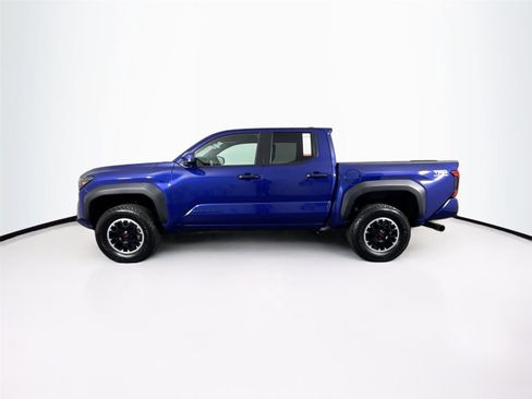 Used 2024 Toyota Tacoma TRD Off-Road image 9