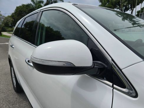 Used 2019 Kia Sorento FWD V6 image 12