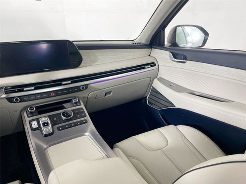 Used 2024 Hyundai Palisade Calligraphy image 25