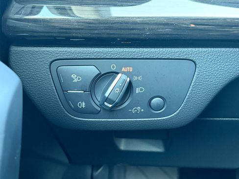 Used 2020 Audi Q5 e Premium Plus w/ Premium Plus Package AWD/4WD image 12
