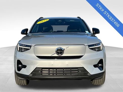Used 2023 Volvo XC40 Recharge Ultimate image 2
