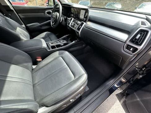 Used 2023 Kia Sorento EX AWD/4WD image 21