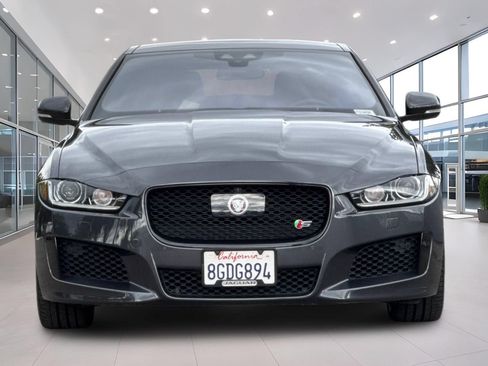 Used 2018 Jaguar XE S RWD image 9