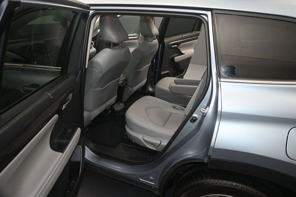 Used 2021 Toyota Highlander Platinum AWD/4WD image 12