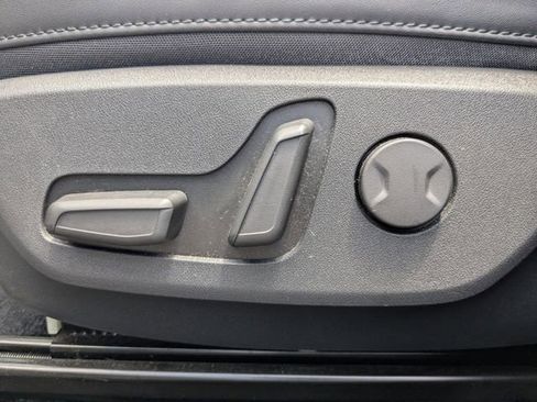 Certified 2023 Kia Niro EX Touring FWD image 23
