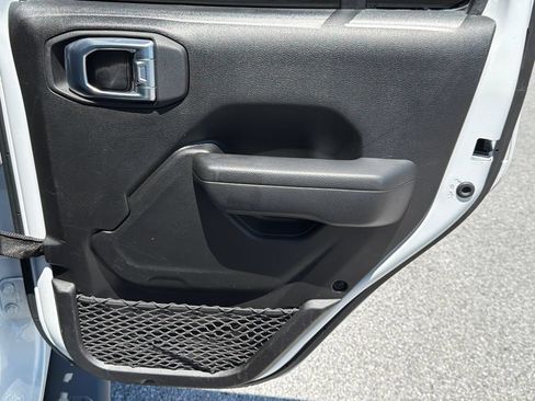 Used 2022 Jeep Wrangler Unlimited Sport AWD/4WD image 16