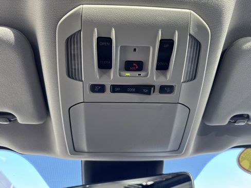 Used 2026 Toyota Highlander XLE image 23