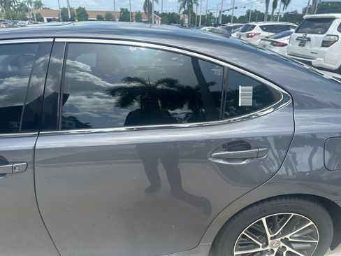 Used 2018 Lexus ES 350 w/ Luxury Package w/Wood Trim FWD image 7