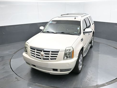 Used 2013 Cadillac Escalade Luxury image 43
