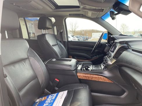 Used 2018 Chevrolet Suburban Premier image 12
