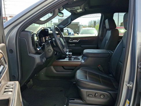 Used 2024 Chevrolet Silverado 1500 High Country image 14