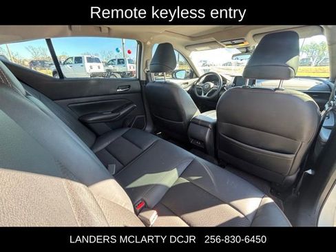 Used 2020 Nissan Altima 2.5 SR w/ Premium Package image 13