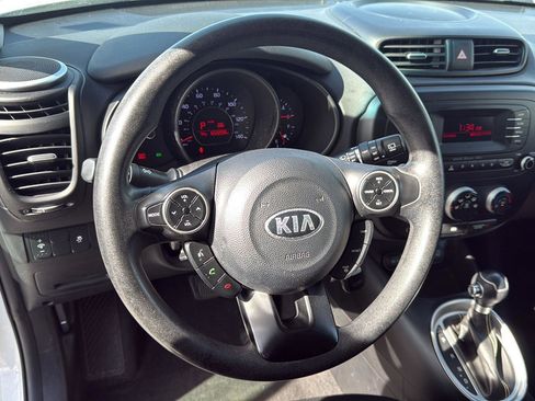 Used 2014 Kia Soul + image 17