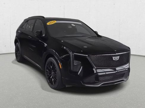 Certified 2024 Cadillac XT4 Sport image 3