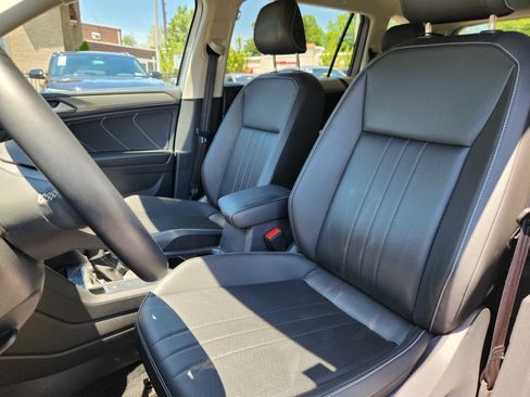 Used 2024 Volkswagen Tiguan SE FWD image 7